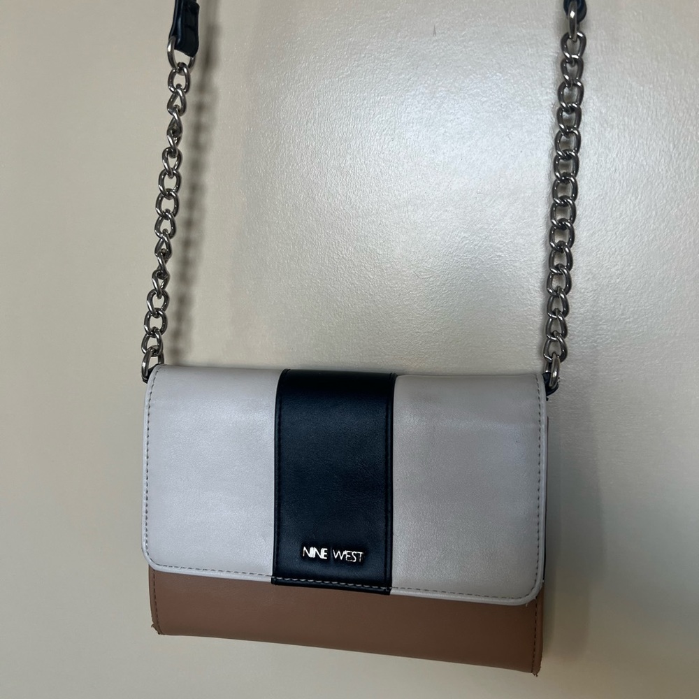 Nine West black, white, and tan purse